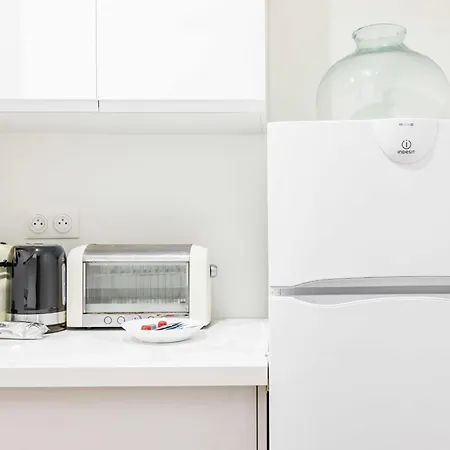 Chic Parisian Retreat - Porte De Montreuil - 2 *